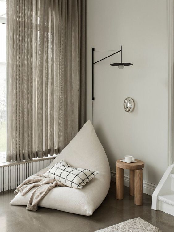 Bikin Cantik Dan Nyaman! Intip Ide Pemilihan Bean Bag di Ruang Keluarga